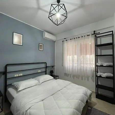아파트 Charming 2 Bedroom In New Bazaar, 티라나