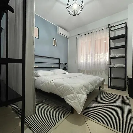 Charming 2 Bedroom In New Bazaar, * 티라나