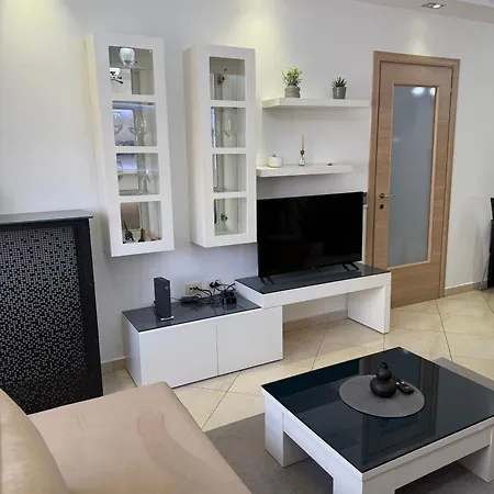 Charming 2 Bedroom In New Bazaar, 아파트 *